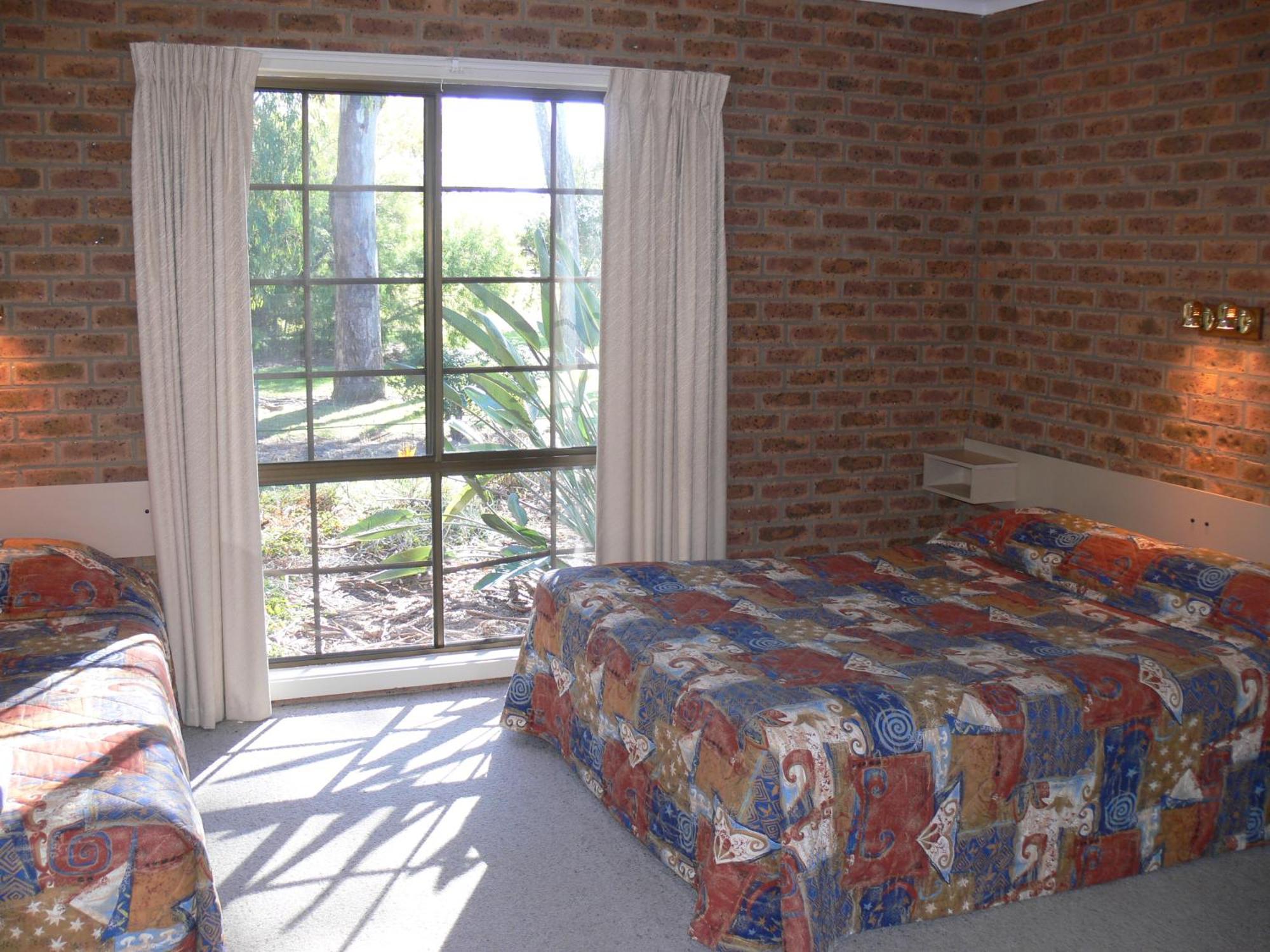 Settlement Motor Inn Дініліквін Екстер'єр фото